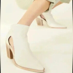 Free People Wilder Pointed Toe Leather Booties Size EU 37 US 6 White Western New